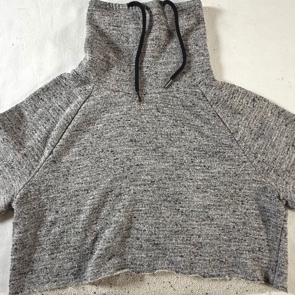 Express Fleece Sweatshirt Womens Medium‎ Gray Funnel Neck Cropped Raw Hem Raglan